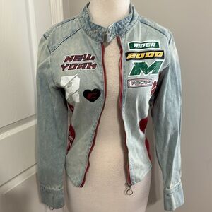 PrettyLittleThing petite long sleeve light wash blue denim racer jacket, size 2